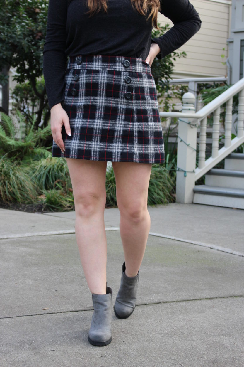 holiday outfit plaid skirt