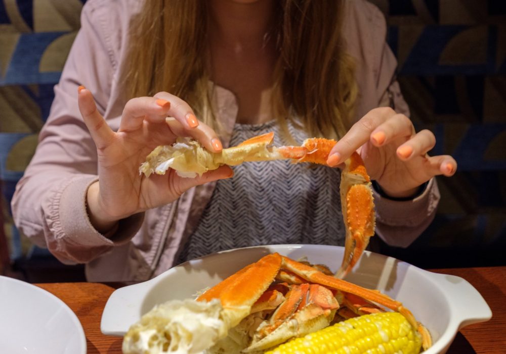 crabfest dueling crab legs at red lobster