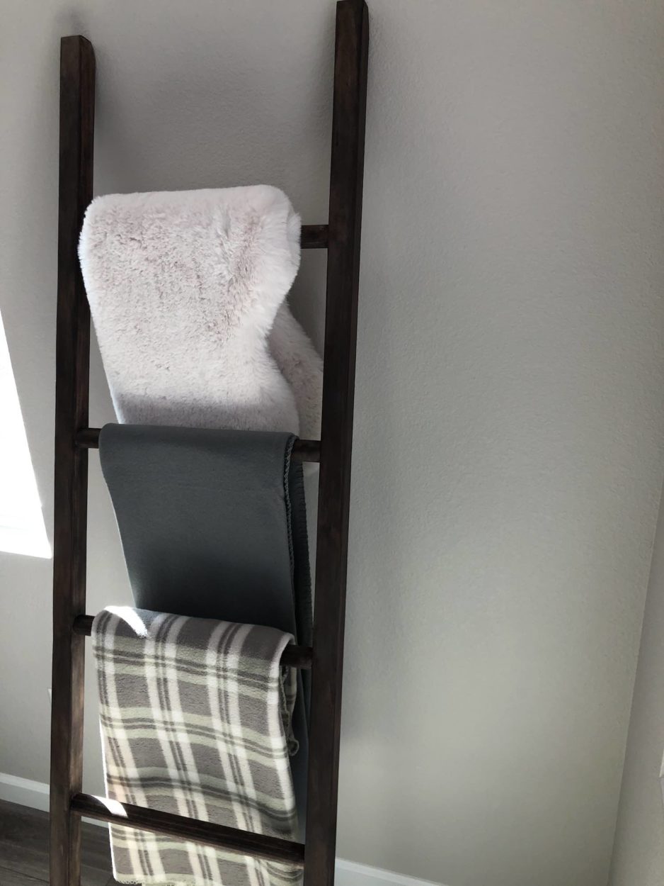 DIY Wood Blanket Ladder